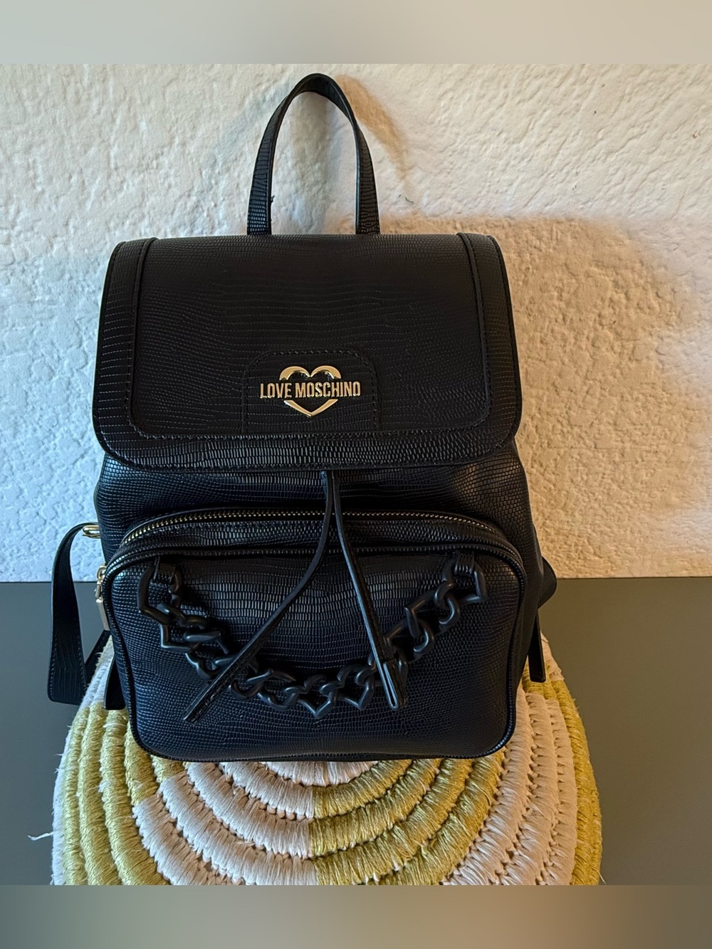 Love Moschino textured synthetic Leather Backpack black matt Heart Chain